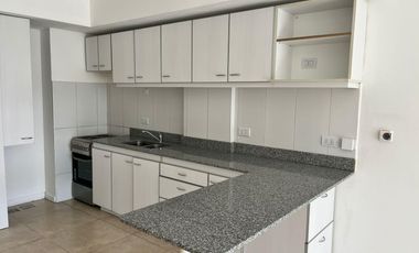 Monoambiente en venta. (Con cochera y balcón)