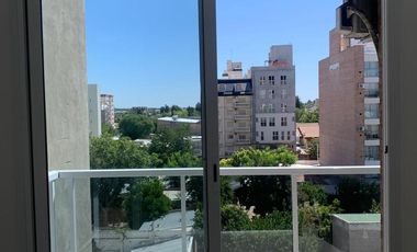 Monoambiente en venta. (Con cochera y balcón)