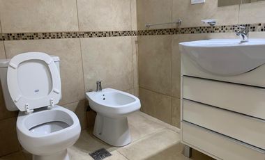 Monoambiente en venta. (Con cochera y balcón)