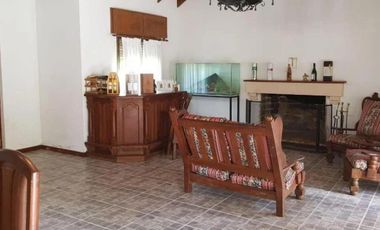 Casa en venta - 3 Dormitorios 3 Baños - 1.251Mts2 - Chivilcoy