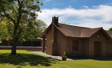 Casa en venta - 3 Dormitorios 3 Baños - 1.251Mts2 - Chivilcoy