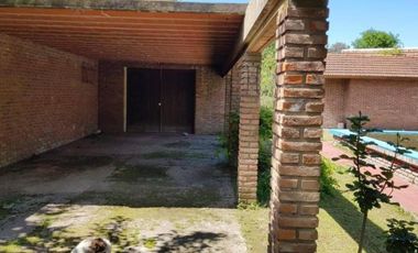 Casa en venta - 3 Dormitorios 3 Baños - 1.251Mts2 - Chivilcoy