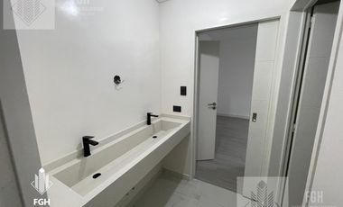Casa en Venta a la laguna Naudir Escobar