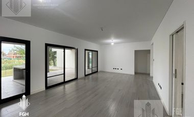 Casa en Venta a la laguna Naudir Escobar