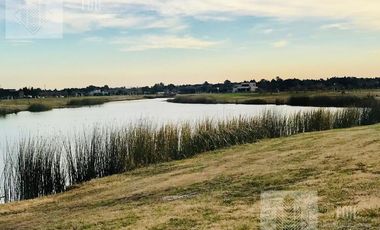 Casa en Venta a la laguna Naudir Escobar