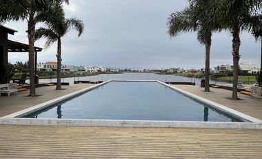 Casa en Venta a la laguna Naudir Escobar