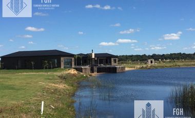 Casa en Venta a la laguna Naudir Escobar