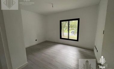 Casa en Venta a la laguna Naudir Escobar