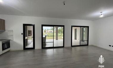 Casa en Venta a la laguna Naudir Escobar