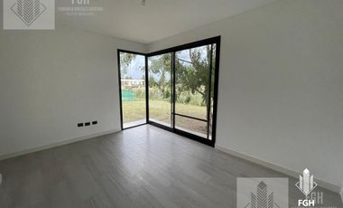 Casa en Venta a la laguna Naudir Escobar