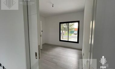 Casa en Venta a la laguna Naudir Escobar
