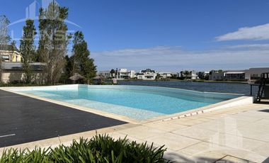 Casa 6 ambientes al agua en venta - Nuevo Quilmes