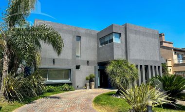 Casa 6 ambientes al agua en venta - Nuevo Quilmes