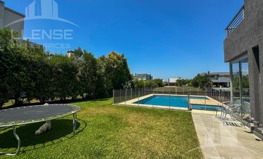 Casa 6 ambientes al agua en venta - Nuevo Quilmes