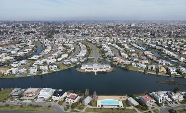 Casa 6 ambientes al agua en venta - Nuevo Quilmes