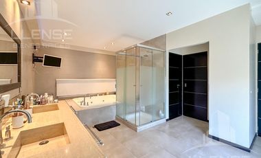 Casa 6 ambientes al agua en venta - Nuevo Quilmes