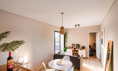 Venta departamento de  3 dormitorios con balcón en zona Centro