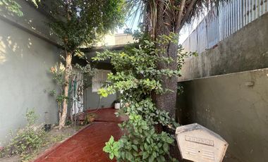 Casa a reciclar a la venta en el centro de Wilde