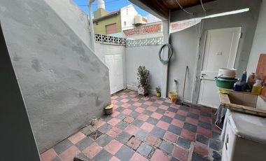 DEPARTAMENTO TIPO CASA VENTA 3 AMBIENTES Quirno Costa 1378 DTO  1 FRENTE (REMEDIOS DE ESCALADA)
