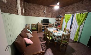 DEPARTAMENTO TIPO CASA VENTA 3 AMBIENTES Quirno Costa 1378 DTO  1 FRENTE (REMEDIOS DE ESCALADA)