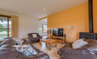 Casa en Venta 5 dormitorios   Cancha de Tenis y Sauna en Loma Escondida