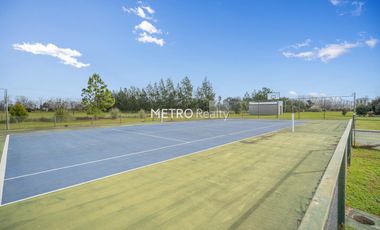 Casa en Venta 5 dormitorios   Cancha de Tenis y Sauna en Loma Escondida