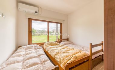 Casa en Venta 5 dormitorios   Cancha de Tenis y Sauna en Loma Escondida