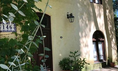 Casa en venta - 4 Dormitorios 6 Baños - 900Mts2 - Luján