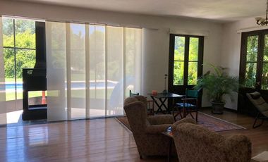 Casa en venta - 4 Dormitorios 6 Baños - 900Mts2 - Luján
