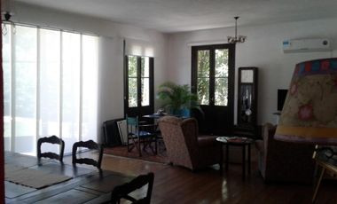 Casa en venta - 4 Dormitorios 6 Baños - 900Mts2 - Luján