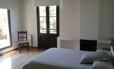 Casa en venta - 4 Dormitorios 6 Baños - 900Mts2 - Luján