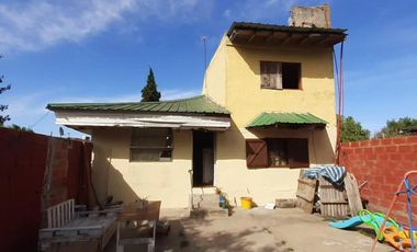 Casa en venta - 4 Dormitorios 2 Baños - Cochera - 600Mts2 - Melchor Romero, La Plata
