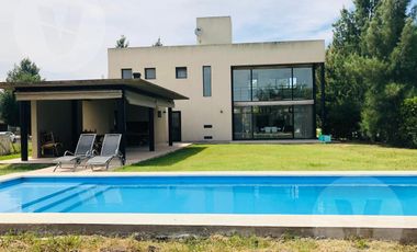 Casa en venta - Barrio El Principado, Canning
