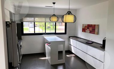 Casa en venta - Barrio El Principado, Canning