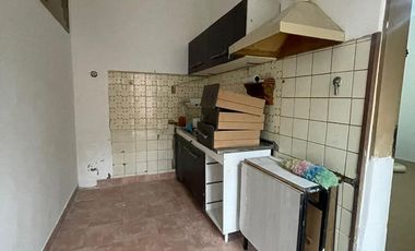 Casa en  venta con lote de 10 x 20 con patio y dormitorios - Wilde