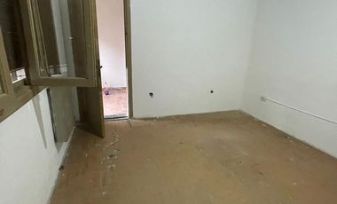 Casa en  venta con lote de 10 x 20 con patio y dormitorios - Wilde