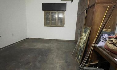 Casa en  venta con lote de 10 x 20 con patio y dormitorios - Wilde