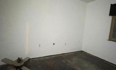 Casa en  venta con lote de 10 x 20 con patio y dormitorios - Wilde