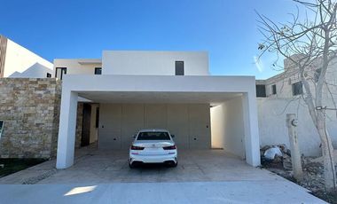 En Venta Casa en Privada, Conkal