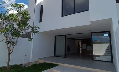 TownHouse en venta Xcanatún modelo 1