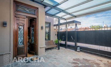 Casa en alquiler, venta quilmes centro con garage y pileta