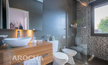 Casa en alquiler, venta quilmes centro con garage y pileta