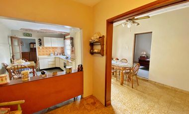 VENTA CASA 3 AMB 207 M2 VALENTIN ALSINA