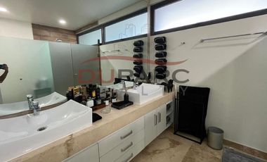 Penthouse Amueblado de 3 Recamaras en Venta, Country Club