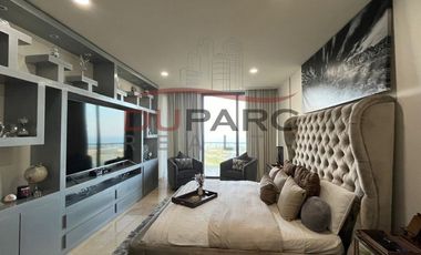 Penthouse Amueblado de 3 Recamaras en Venta, Country Club