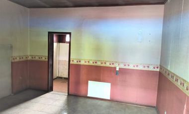 Vendo 2 locales comerciales más amplio galpón con oficina, Papudo Los Andes.