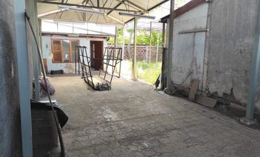 Vendo 2 locales comerciales más amplio galpón con oficina, Papudo Los Andes.