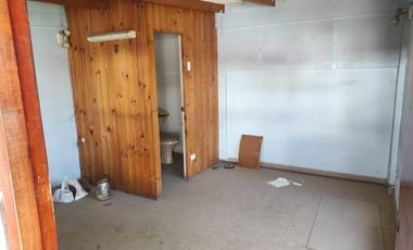 Vendo 2 locales comerciales más amplio galpón con oficina, Papudo Los Andes.