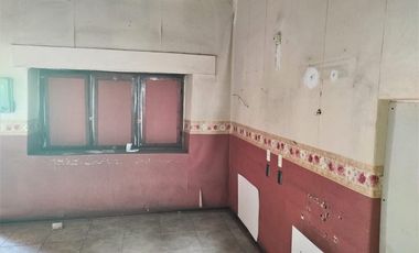 Vendo 2 locales comerciales más amplio galpón con oficina, Papudo Los Andes.