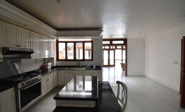 Se Renta casa en Colinas de San Javier